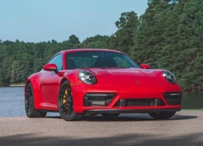 نیسان GT، R 2022 در مقابل پورشه 2022، 911 نیسان GT، R 2022 در مقابل پورشه 2022، 911